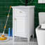 L'ensemble de meuble-lavabo de salle de bain élégant de 20 pouces est livré avec un tiroir inclinable, une tablette polyvalente et un support de rangement-203268423