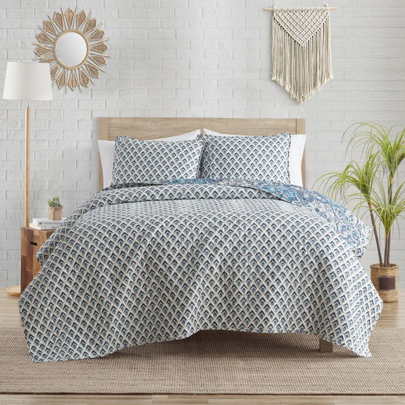 Blue Medallion Reversible Twin Microfiber Quilt Set