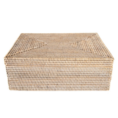 Panier en rotin tissé à la main