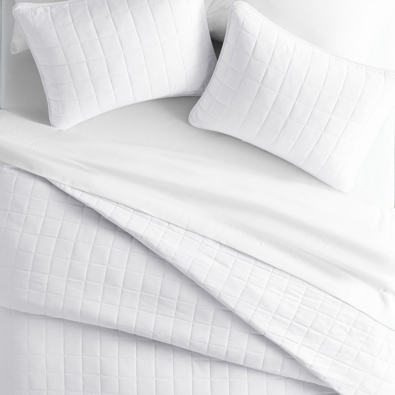 White Twin Microfiber Quilt Set with Pillow Sham