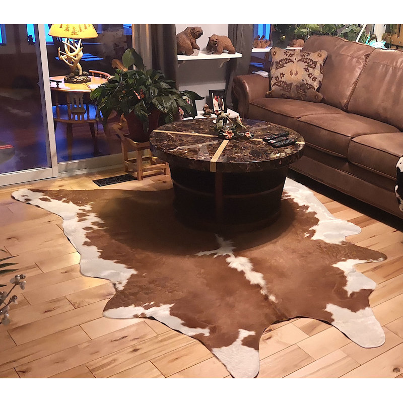 Tapis brun en cuir de vache fabriqué à la main Gorgi