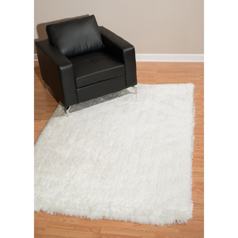 Tapis blanc Kristian, Rectangle 2 pi 7 po x 3 pi 11 po