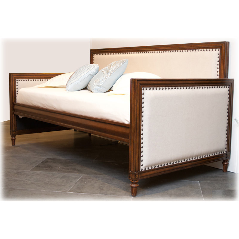 Grandover Upholstered Daybed