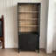 Armoire vitrée avec portes en verre