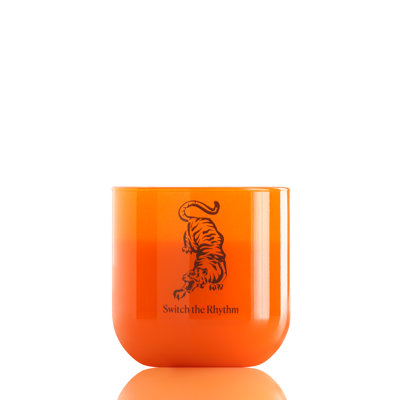  Bougie en pot 8,75 oz Tiger Tempest Plus de 42 heures de combustion durable | Mélange de cire de qualité supérieure, parfum d'ambiance et cadeau pour les journées spéciales