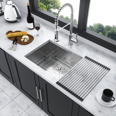 Évier de cuisine encastré en acier inoxydable de 23 pouces de profondeur 18 de calibre 9, avec drain de fond incliné, insonorisant, finition commerciale de calibre 23 * 18 * 9, brossé à la main pour éviter les rayures,