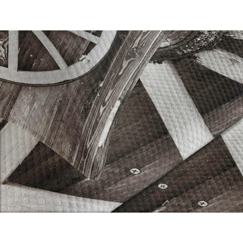 White Quilted Wagon Wheel Queen Bedspread Set
