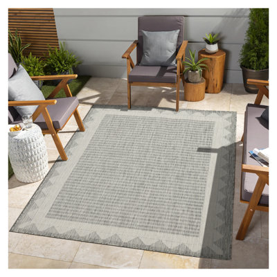 Tapis d'intérieur / extérieur en polypropylène argenté 7 pi 10 po x 10 pi 3 po Sunshine Collection