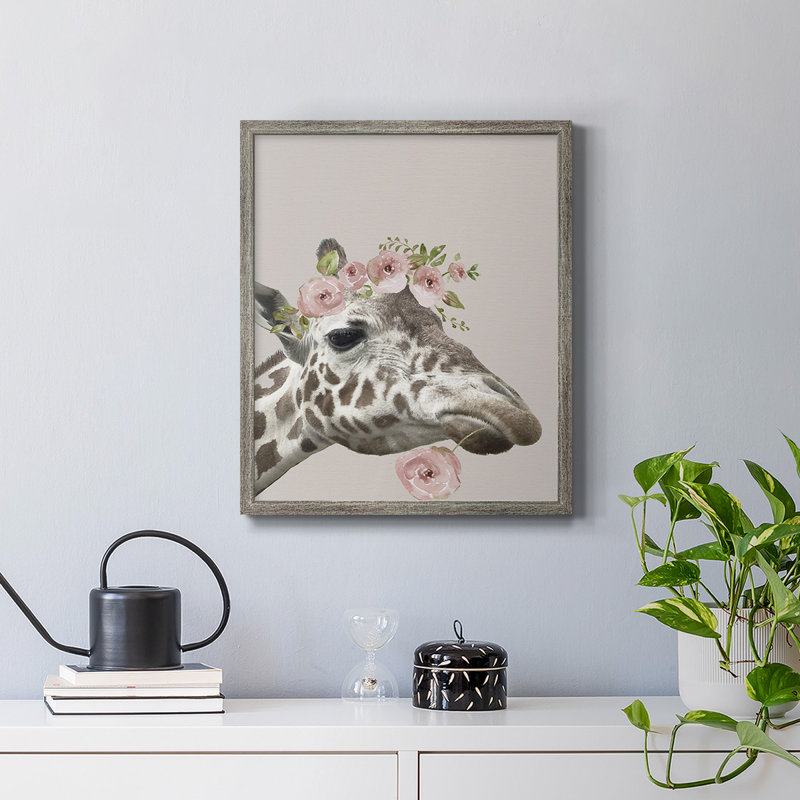 Peek A Boo Giraffe II, toile encadrée de qualité supérieure - prête à être accrochée, Argent patiné, H 24 po x l 20 po