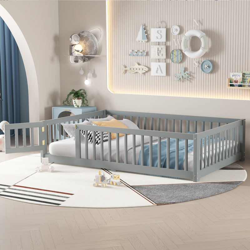 Lit double sur pied avec barrières de sécurité et porte pour enfants, gris