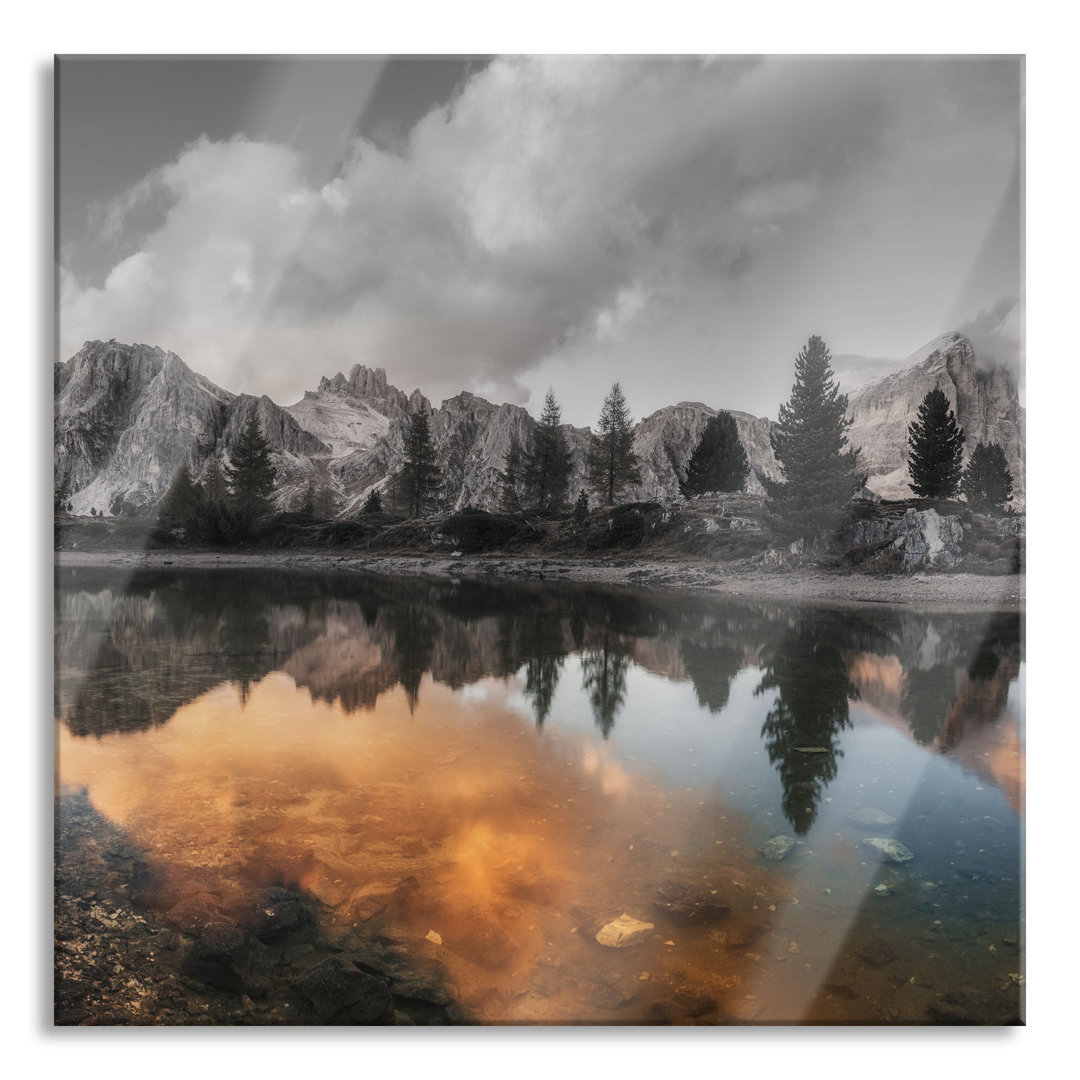 Glasbild Farbenfrohe Dolomiten am Limides See