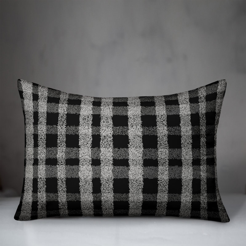 Plaid Outdoor Reversible Throw Pillow, Noir, H 18 po x l 25 po