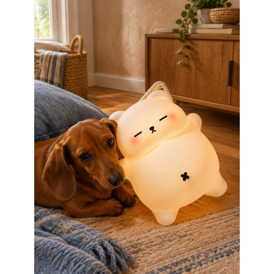 Fabriquée en silicone sans BPA et en forme d'ours ronfleur, cette lampe de chevet combine audio, trois niveaux de luminosité et une minuterie de 30 minutes, ce qui en fait un cadeau mignon pour les enfants, les nourrissons, les mères et les personnes âgées.