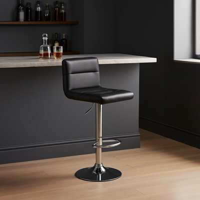 Tricia Swivel Yes Upholstered Yes Bar Stool