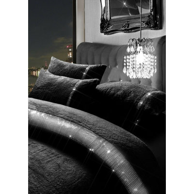 Almaden Striped Duvet Cover Set with Pillowcases Included