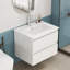 Meuble-lavabo de salle de bain avec lavabo-508443275
