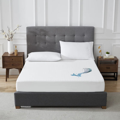 Stearns and Foster Cooling Hypoallergenic and Waterproof Fitted Mattress Protector