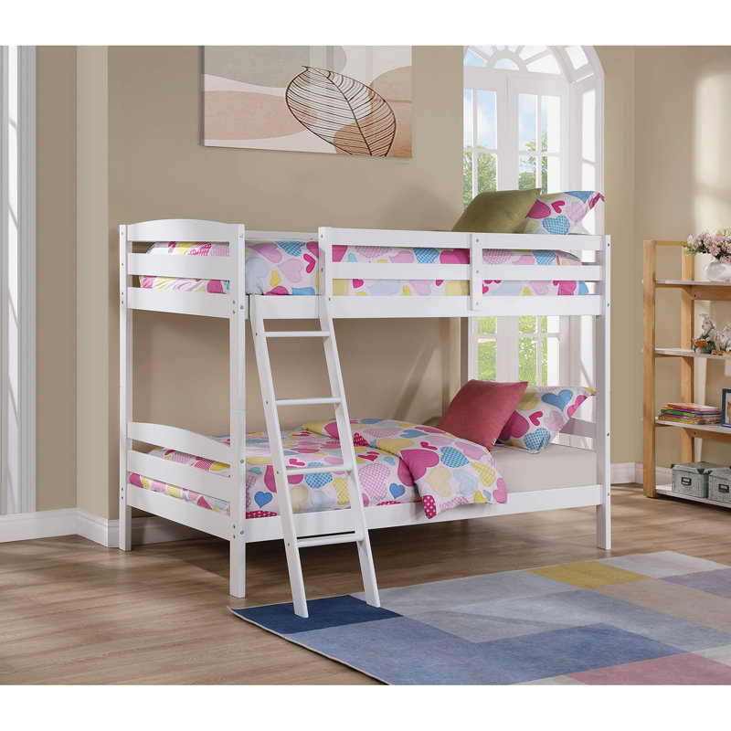 Lit simple au-dessus d'un lit superposé, blanc, style transitionnel, bois massif, angle, conception à lattes et assemblé avec des écrous ovales sécurisés pour la configuration de la chambre à coucher Lit en bois blanc à l'avant - système d'accès sous le tiroir