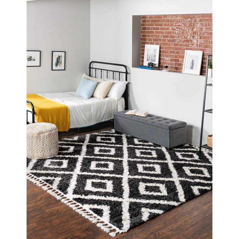 Tapis gris à motif géométrique Mitzy, Carré 7 pi 10 po