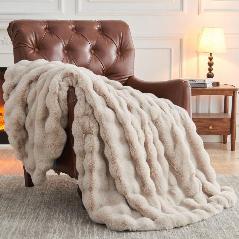 Jeté en fausse fourrure de luxe à motif de fausse fourrure de luxe pour canapé-lit 1000GSM par Newcosplay, Jeté