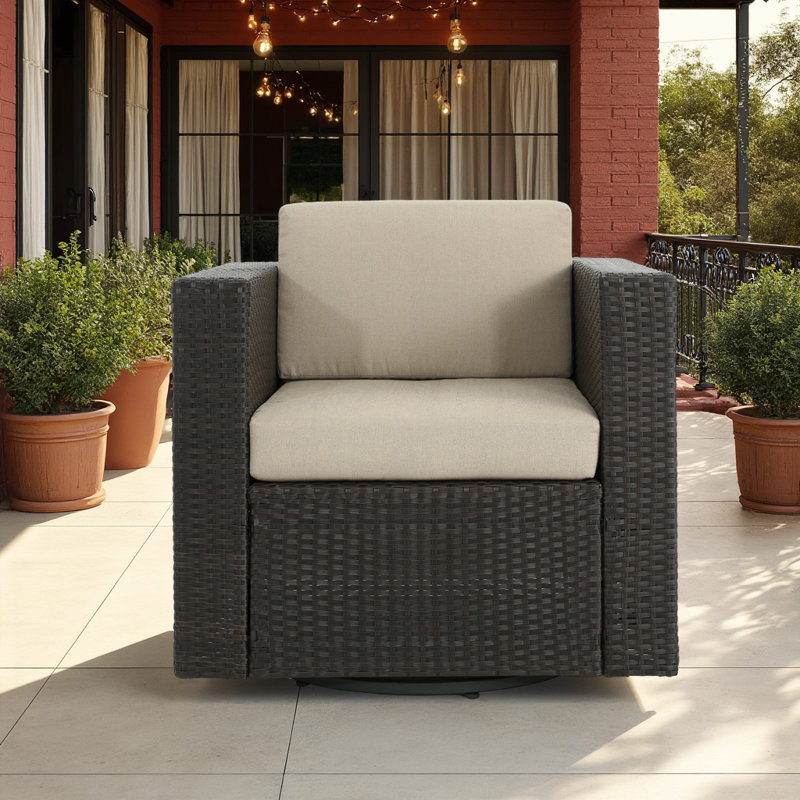 Fauteuil club d'extérieur pivotant en osier avec coussins Afor, Coussin beige / structure brune