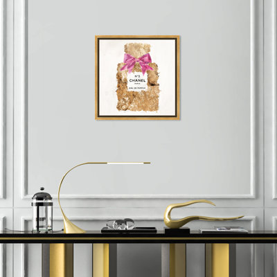 Pure Gold Dust Scent Fashion par Oliver Gal - impression encadrée sur papier encadré