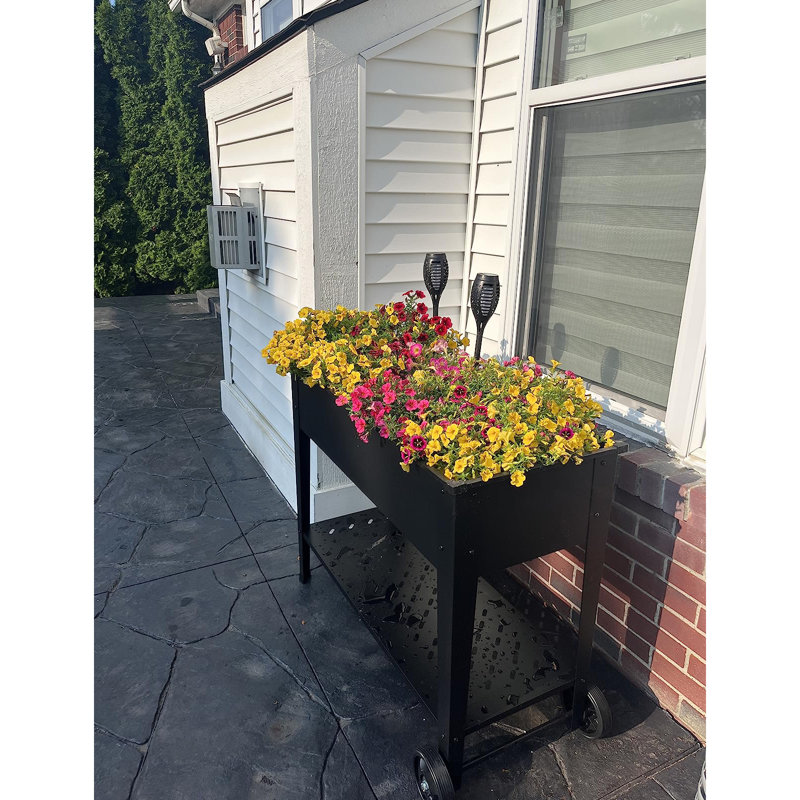 Pot à fleurs surélevé en métal avec roues, trous de drainage et tablettes de rangement pour le jardin, le patio et le balcon Omma