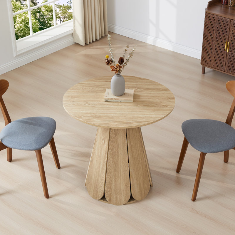 31.5'' Round Pedestal Dining Table, Natural