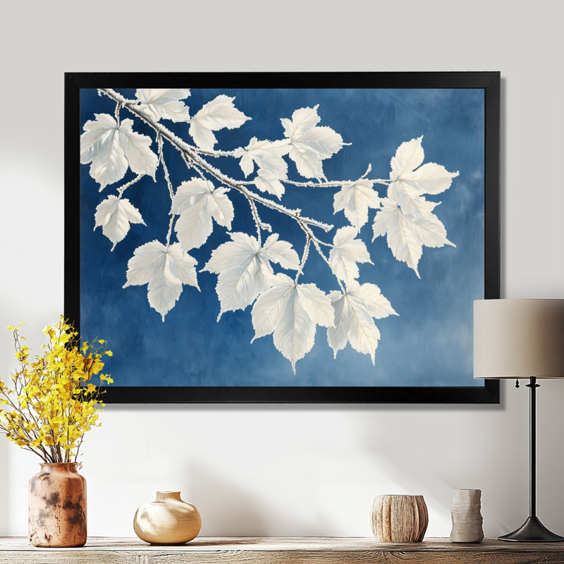 «White Frosted Leaves Branches II» - art mural feuilles, Reproduction encadrée d'une seule photo, H 30 po x l 40 po, Noir