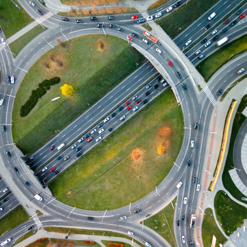 « traffic circles » par karolis janulis, reproduction d’art sur toile tendue, H 32 po x l 32 po x P 1,5 po