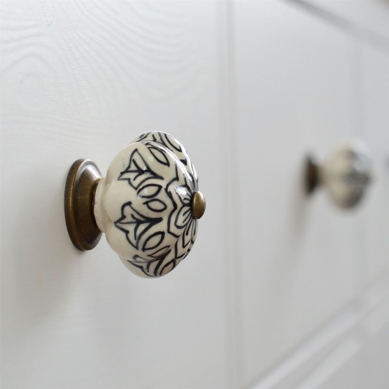 Nicola Spring - Floral Ceramic Cabinet Knobs, Black