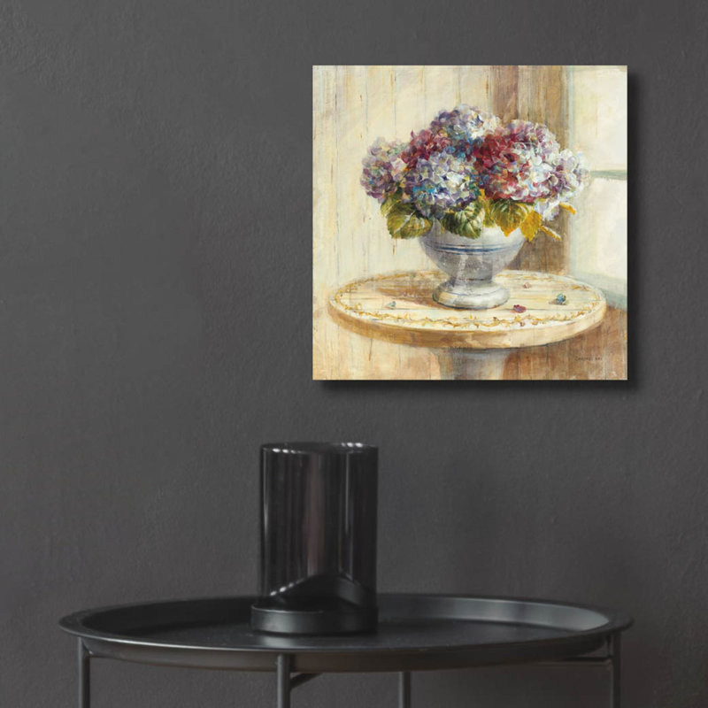 «Summer Hydrangeas» par Danhui Nai, art mural en verre acrylique, H 12 po x l 12 po x P 0,13 po