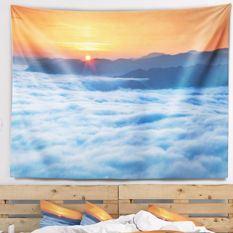 Tapisserie lever de soleil sur les eaux de la mer brumeuse, H 68 po x l 80 po