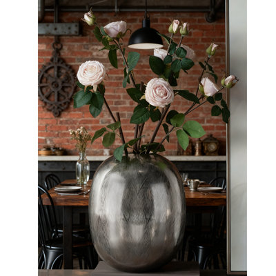 Vase en aluminium ovale - Finition ciseau en couches, lustre métallique, centre de table décoratif, parfait pour la décoration de la maison d'entrée / de la salle à manger