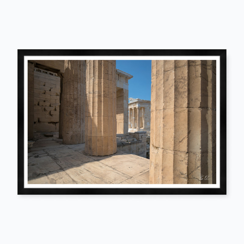 Athena Niké à travers les colonnes I - photographie avec cadre photo