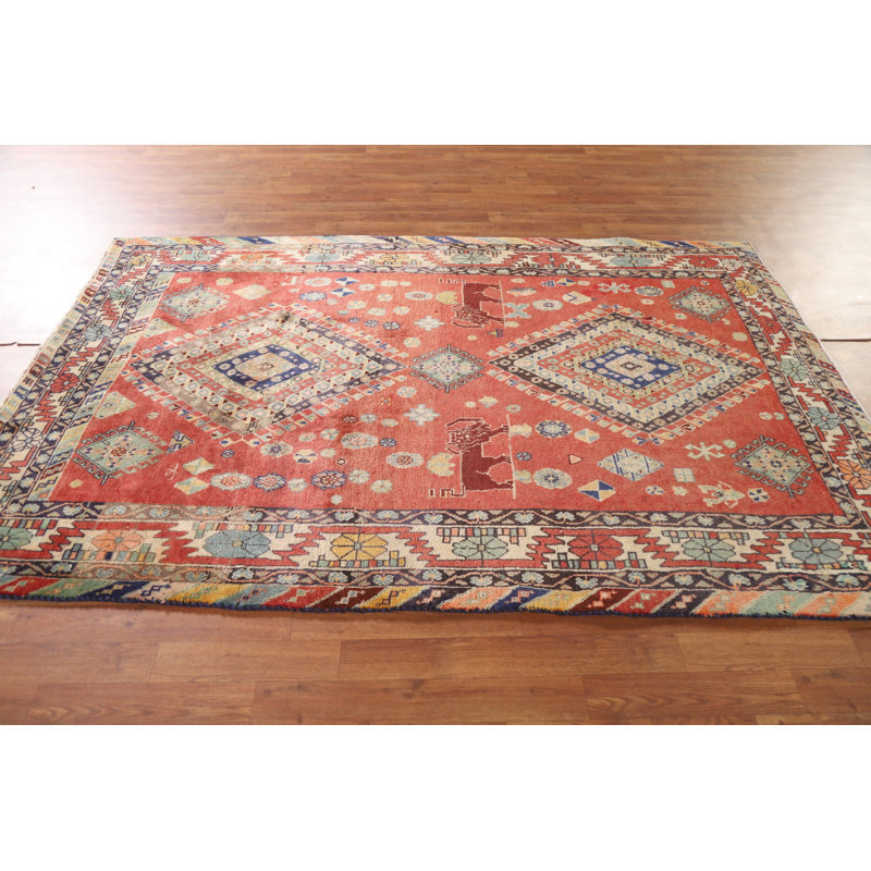 Tapis traditionnel à motif animalier 5 x 8