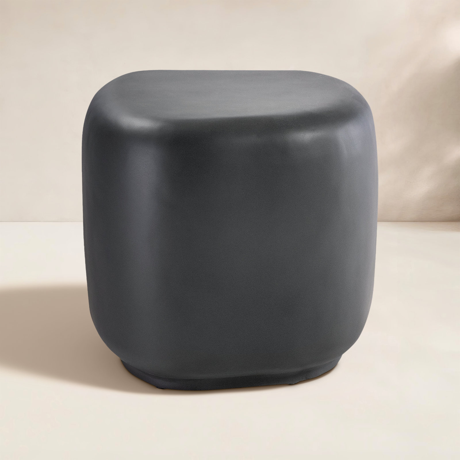 Bazaar 19" Patio Side Table, Gray
