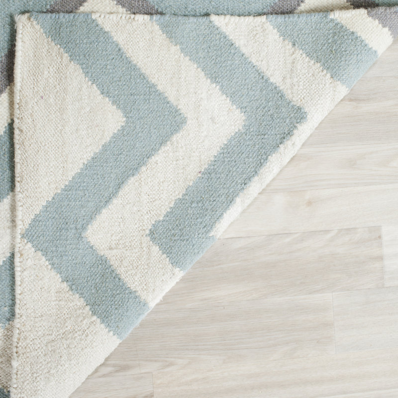 Tapis bleu en laine, viscose et coton à tissage plat Naomi, Carré 6 pi