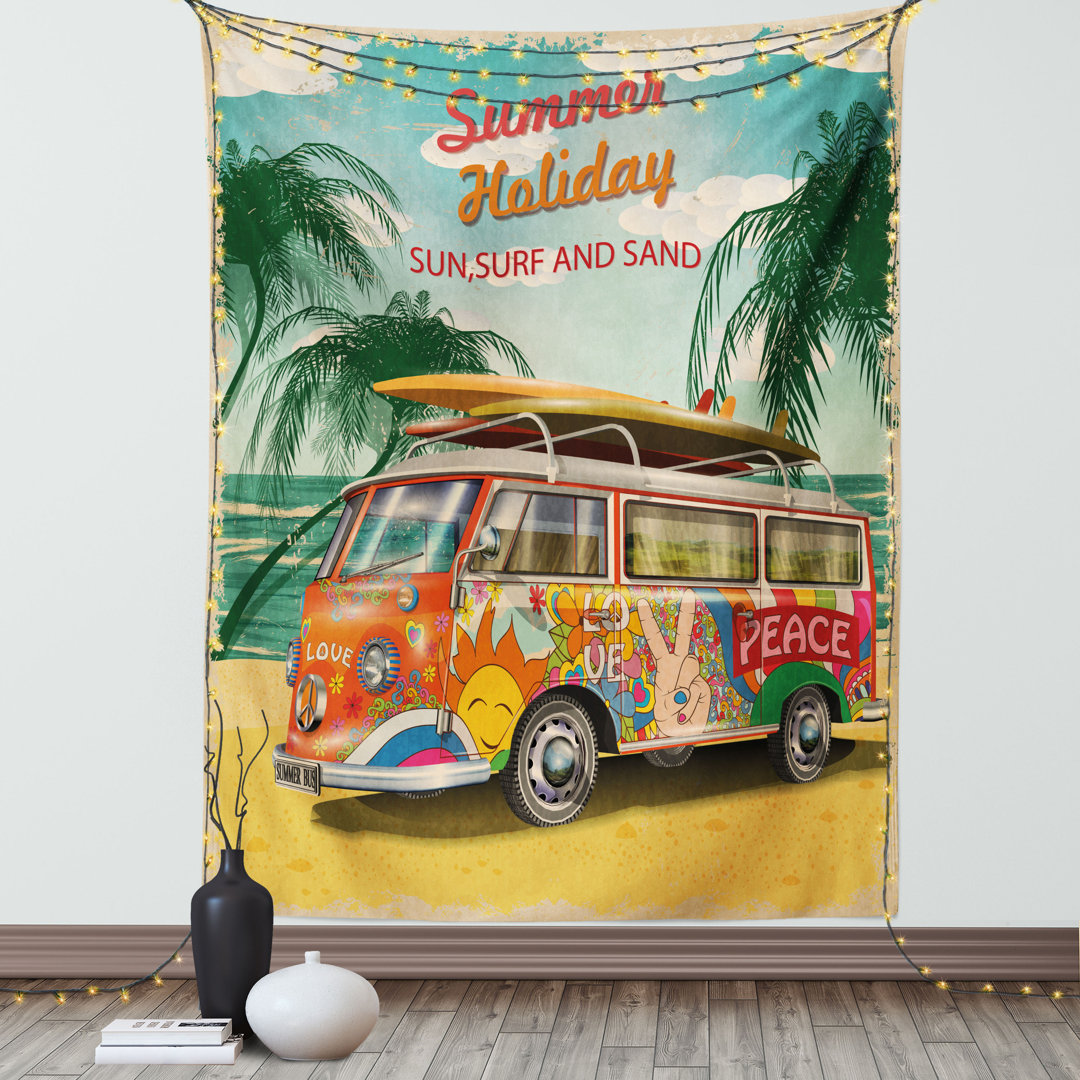 Wandbehang Sommerurlaub Sonne Surf und Sand Kalligraphie und ein hipper Bus am Strand