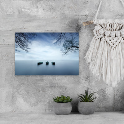 Misty Lake, bateaux, rêve, éthéré, paysage minimaliste, art mural