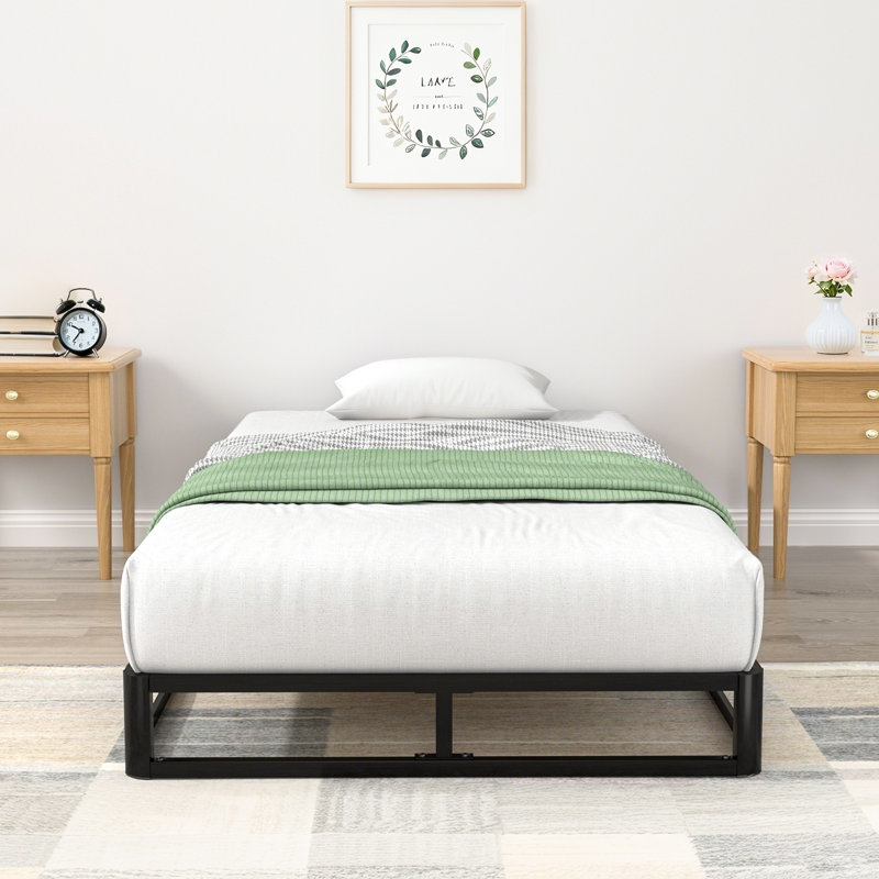 Base de lit à profil bas de 6,3 po avec lattes en bois Galatia sans sommier, Lit simple