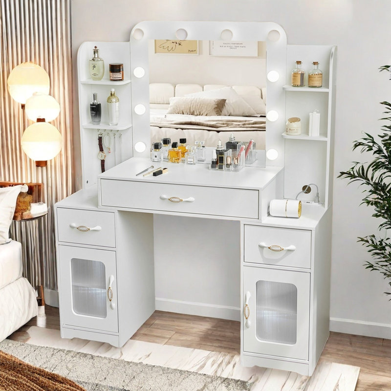 Grand meuble-lavabo avec miroir lumineux réglable, coiffeuse avec station de recharge dans la chambre