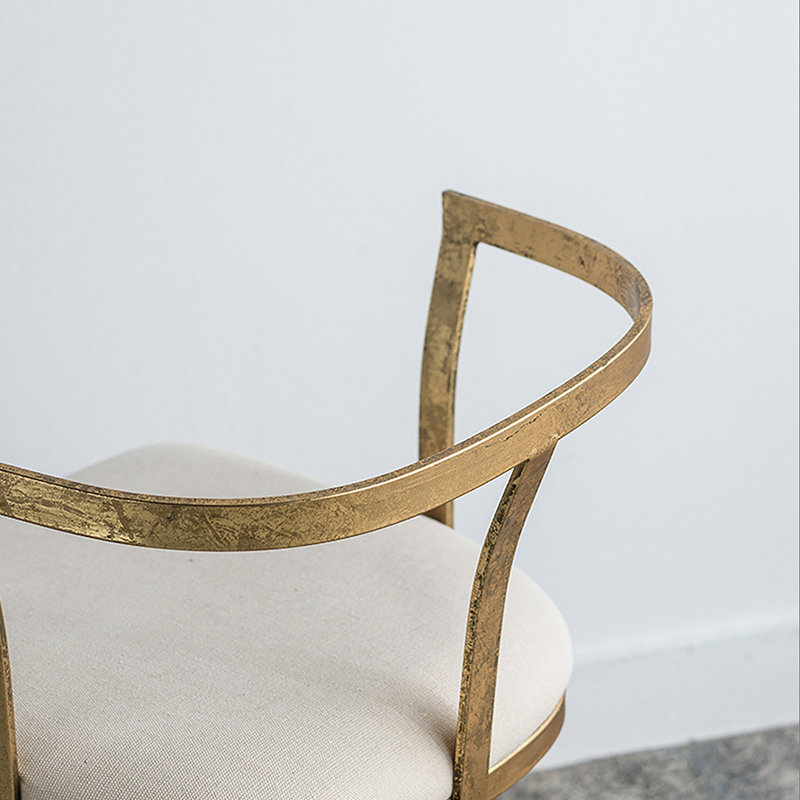 Chaise d'appoint en polyester 19 po Makale Moraga
