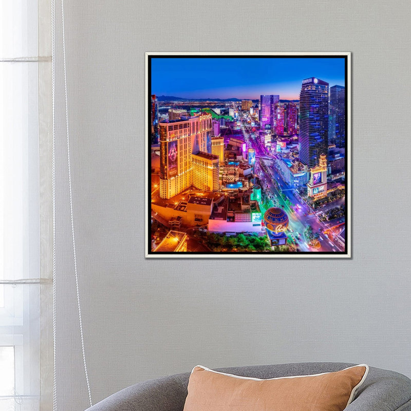 Las Vegas Neon Boulevard - reproduction d'art murale encadrée, H 26 po x l 26 po, Reproduction encadrée sans passe-partout