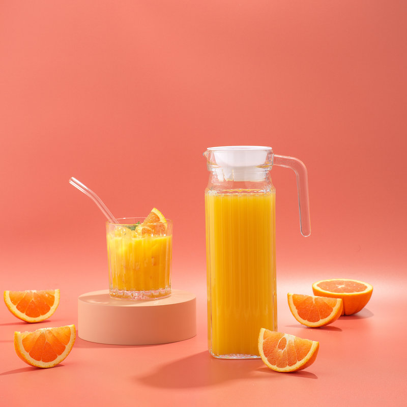 Pichet en verre Brightware avec 2 couvercles - 40 oz , H 9,45 po x l 3,22 po