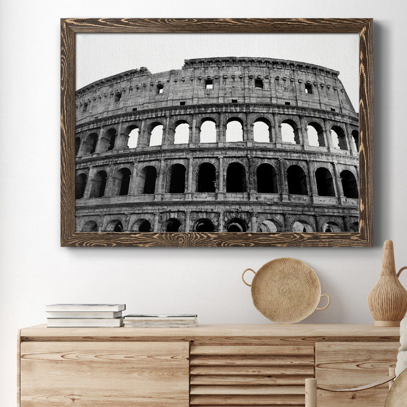 Colisée - reproduction de photo sur toile encadrée, H 31,5 po x l 23,5 po x P 1,5 po, Noyer