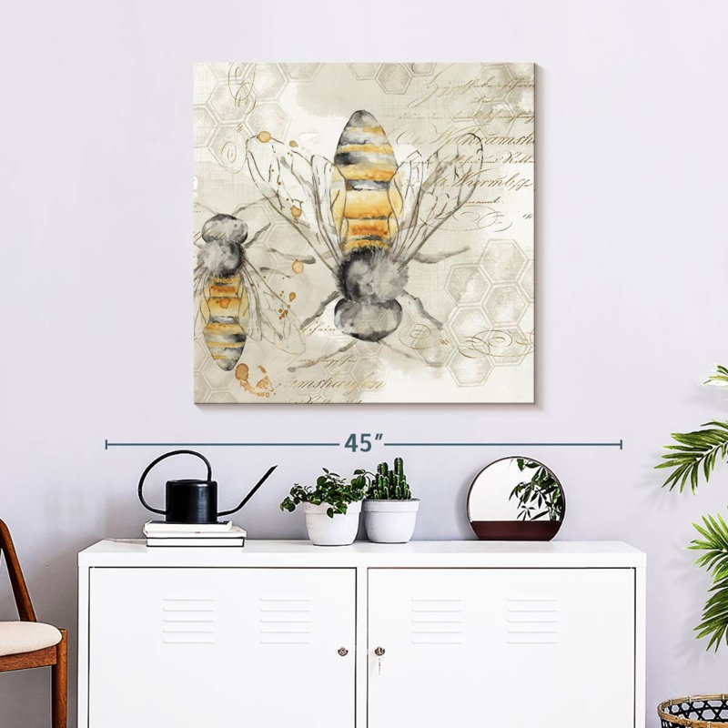 Brampt Queen Bee II, 30" H x 30" W