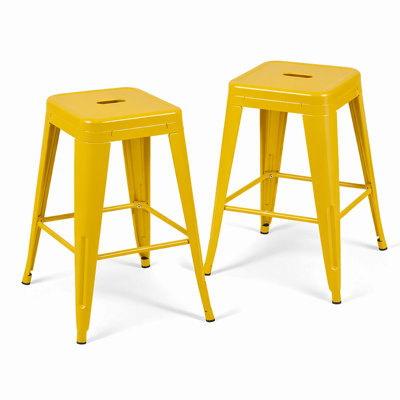 Tabouret à hauteur de comptoir de 30 pouces, ensemble de 2 tabourets de bar en métal sans dossier, non empilable, amovible et facile à assembler, conception peu encombrante pour îlot de cuisine / bar / café / salle à manger (jaune)