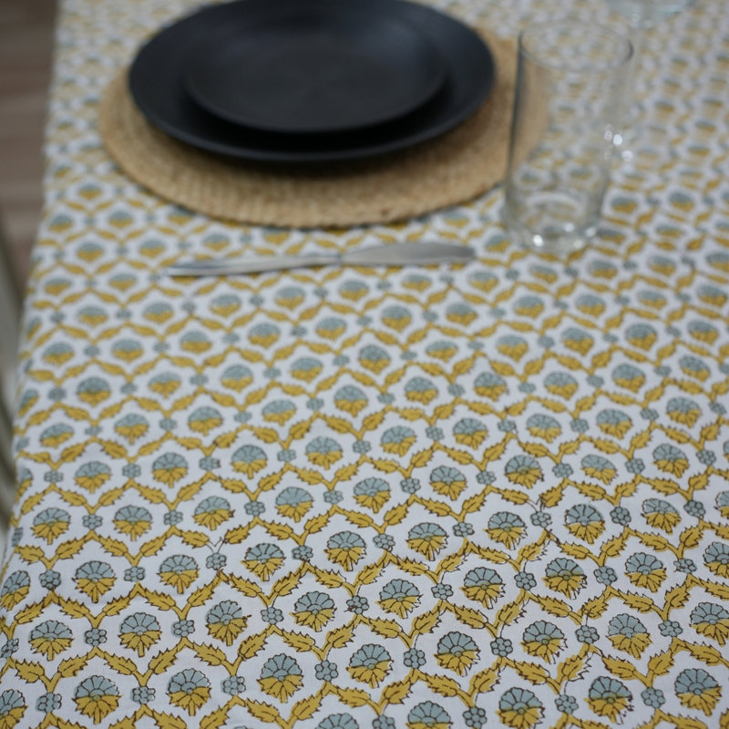 Nappe moutarde et bleue à motif floral imprimé à la main, Sehnaz, jaune, L 70 po x L 108 po