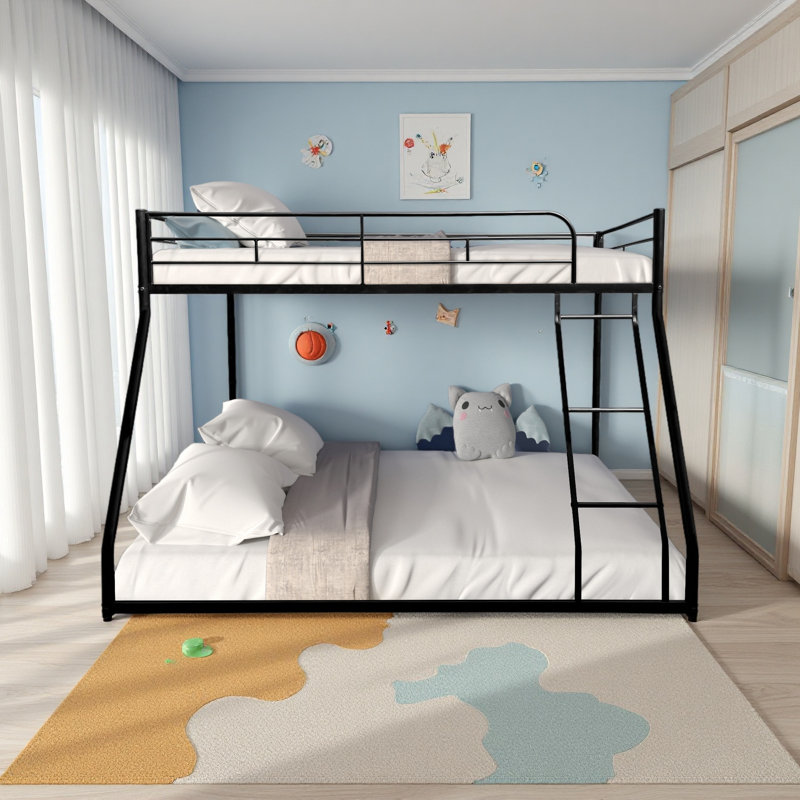 Lit simple au-dessus d'un lit double